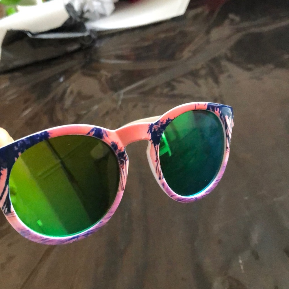 sunglasses - Picture 4 of 6